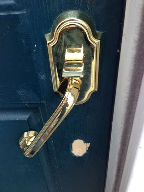 Hoge's door handle has a screw loose, just like Hoge himself.