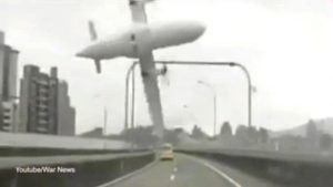 Video: TransAsia Flight 235 Crashes, Multiple Fatalities