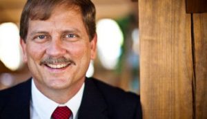 New TX GOP Chair Tom Mechler Thinks Gay Kisses Are Not Free Speech